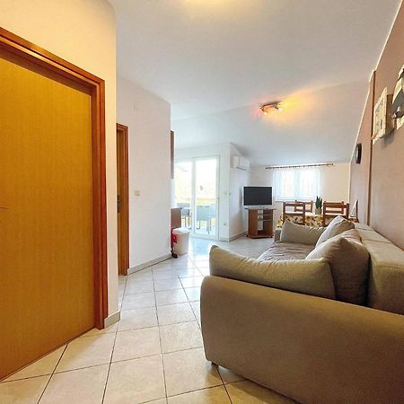 Apartments Capic Z Baska  Exterior photo